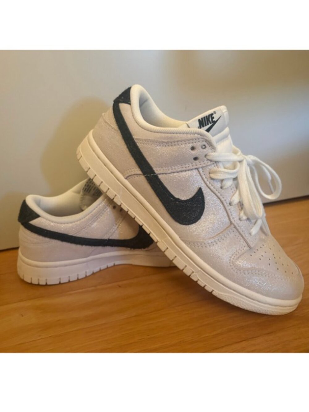 Nike Dunk Low SE Women’s White Black Sneakers